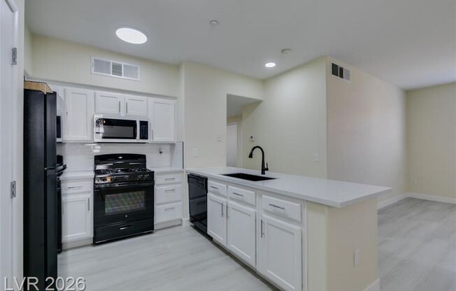 3 beds, 2 baths, $1,850, Unit # 3104