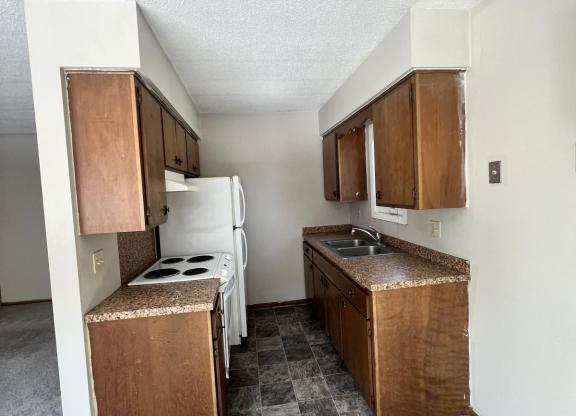 1500 10 AVE S