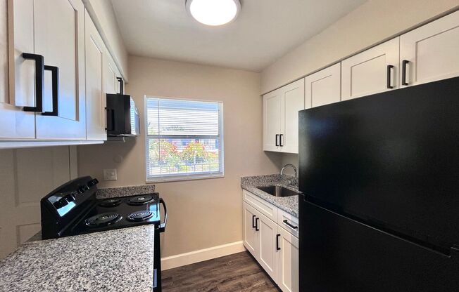 1 bed, 1 bath, 650 sqft, $1,549, Unit 14