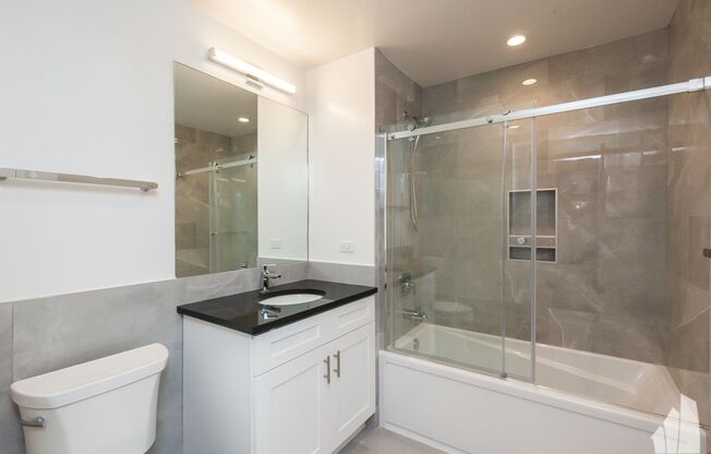 1 bed, 1 bath, 713 sqft, $2,575, Unit 3833-320