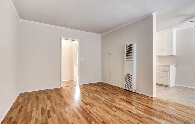 2015-2019 4th Street in Santa Monica - steps to Main St. and the beach!