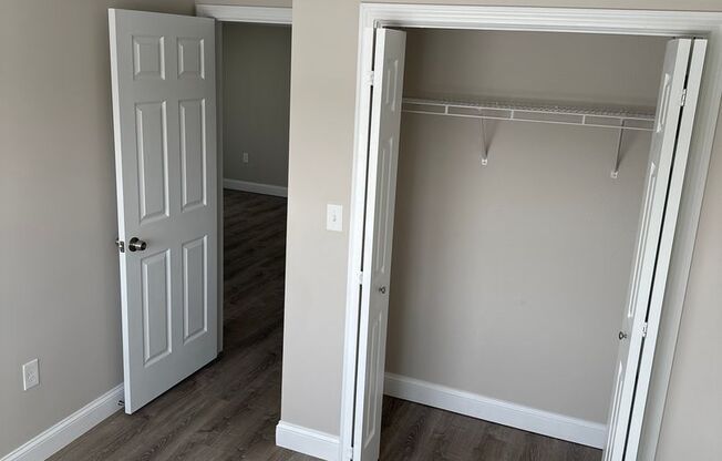 2 beds, 1 bath, 680 sqft, $2,425, Unit 21-27