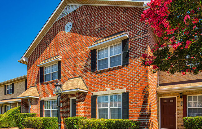 Exterior of Holly Point Apartments in Chesapeake VA