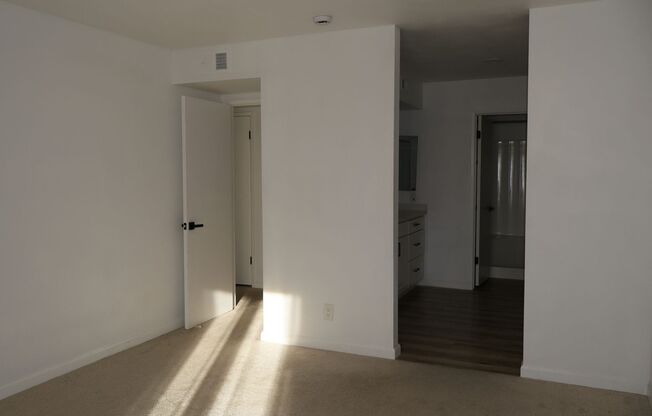 2 beds, 2 baths, $2,495, Unit # 18