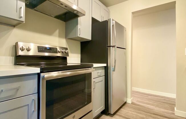 900 Nob Hill Ave North