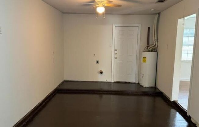 3 beds, 1 bath, $1,650