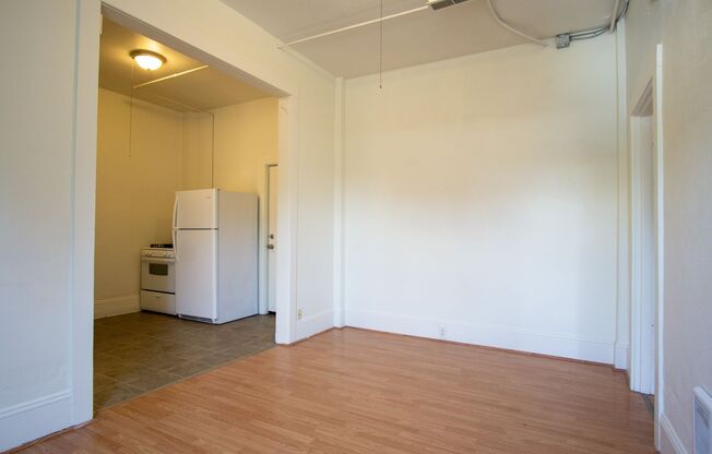 2 beds, 1 bath, $1,345, Unit 214
