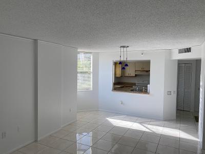 1 bed, 2 baths, 740 sqft, $1,500