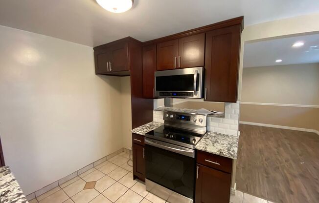 1 bed, 1 bath, 600 sqft, $1,825, Unit E