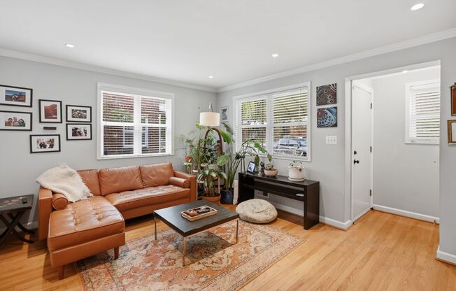 Michigan Park Townhome | 4 Bed | 2.5 Bath | 1,700 Sf | Fenced-in Front & Backyard w/ Deck