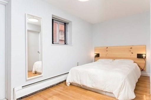 1 bed, 1 bath, $2,190, Unit 14