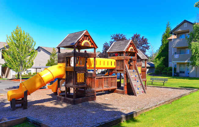 Puyallup Apartments- Deer Creek Apartments- common space- playground