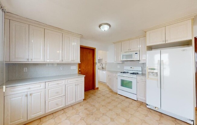 77 BILLINGS AVE