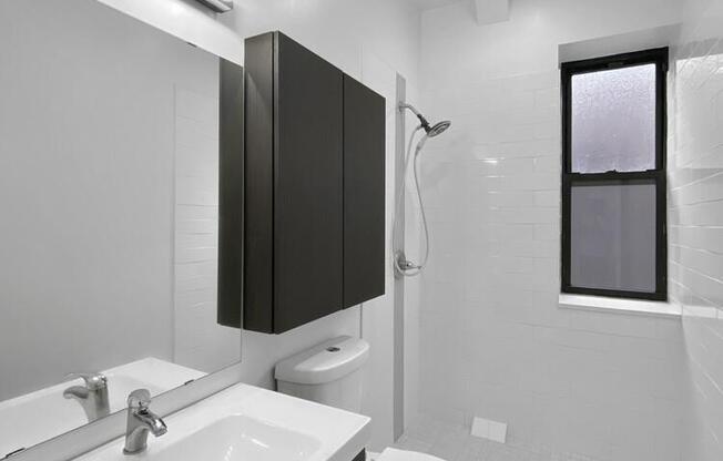 528 W 152 ST