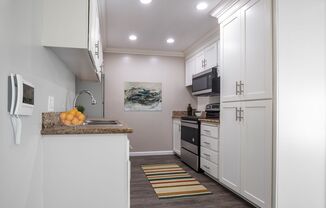 2 beds, 2 baths, 925 sqft, $2,695, Unit 216