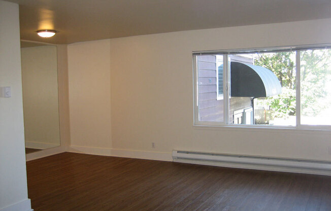 1 bed, 1 bath, $1,795, Unit 105