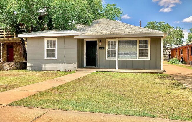 4 Bedroom Home Located In Heart of Lubbock!