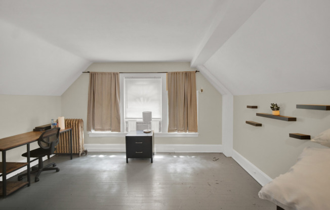 12 Bedroom Northwestern House