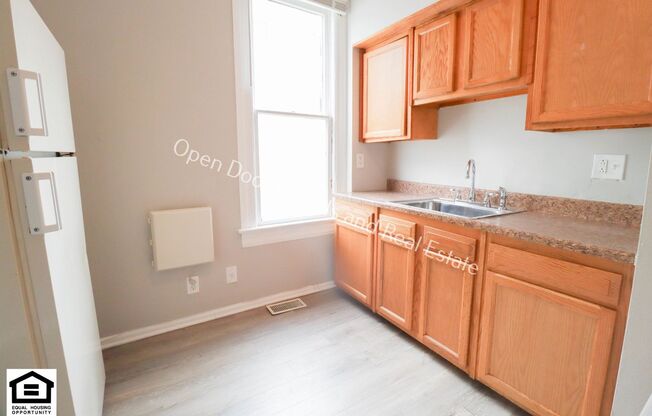 1030 Columbia Triplex