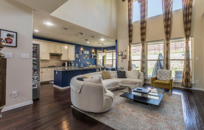 1313 POPLAR DR
