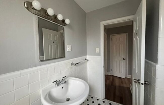 3 beds, 1 bath, 1,000 sqft, $2,390, Unit 6236 Fifth Ave. #300A