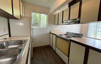 2 beds, 1 bath, $1,000, Unit 2