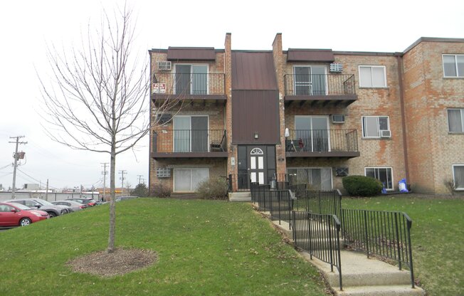 311 HAWTHORNE CIR