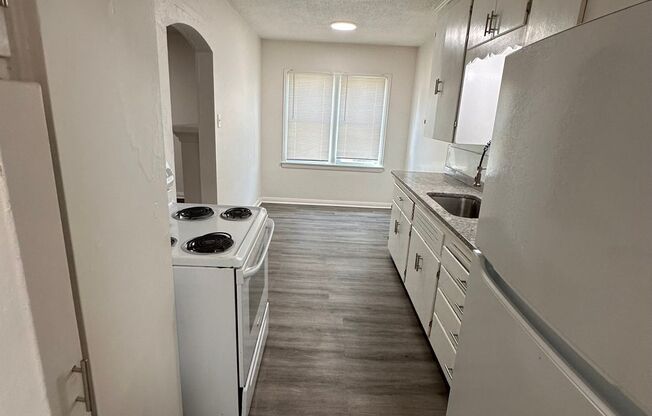 1 bed, 1 bath, $595