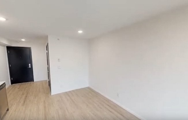 Studio, 1 bath, 272 sqft, $1,350, Unit 711