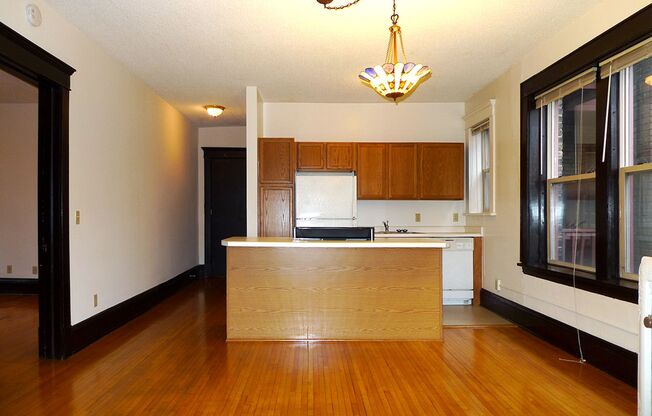 2 beds, 2 baths, 1,000 sqft, $1,500, Unit 5 - 130 - 202