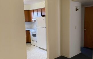 2 beds, 1 bath, 900 sqft, $755