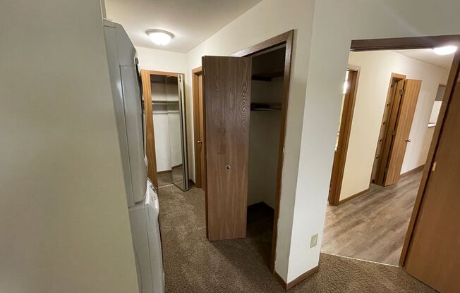 3 beds, 1 bath, 1,040 sqft, $1,695, Unit 3172-304