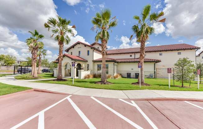 Clubhouse at Eastridge Luxury Apartments in Del Valle