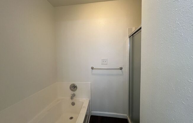 1 bed, 1 bath, $1,795, Unit 31