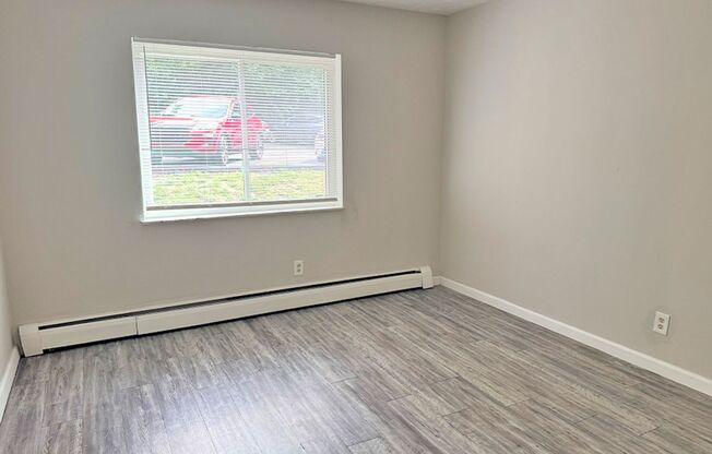 1 bed, 1 bath, 560 sqft, $825, Unit 615-12