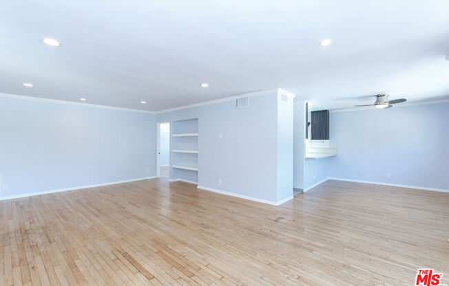 2 beds, 2 baths, 1,329 sqft, $4,550, Unit 306