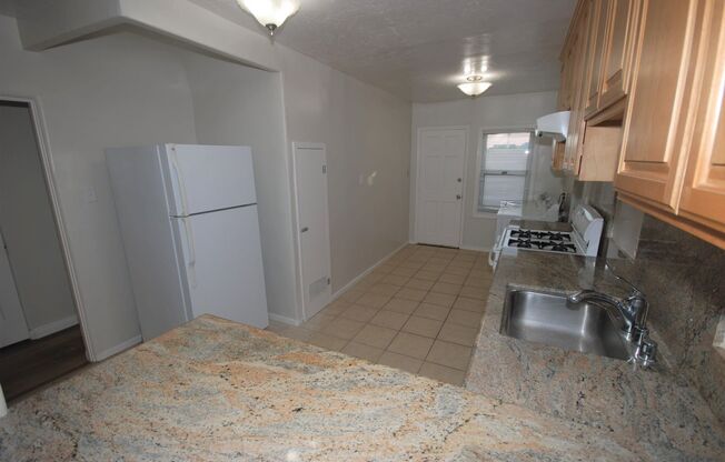 2 beds, 1 bath, $3,195, Unit A