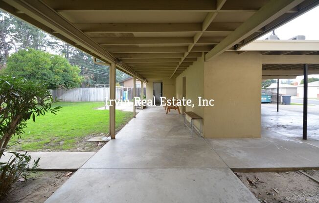 2 beds, 1 bath, 800 sqft, $1,395, Unit 801 South Hutchins Unit A