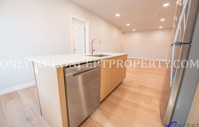3 beds, 2 baths, 1,100 sqft, $2,699, Unit 1-232