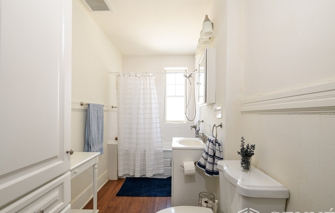 2 beds, 1 bath, 1,250 sqft, $3,800, Unit 23