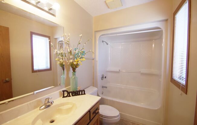 2 beds, 2 baths, 1,160 sqft, $1,465, Unit 1814-346