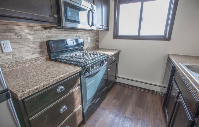 Studio, 1 bath, 459 sqft, $1,235, Unit 705