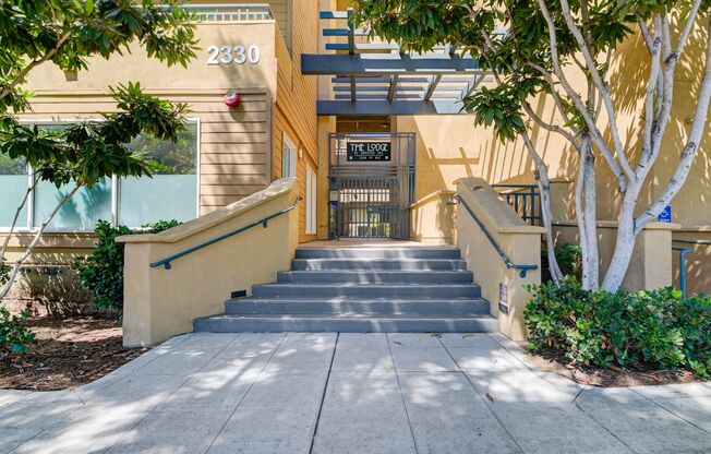 Updated 2 Bedroom Townhome in the Heart of Banker's Hill