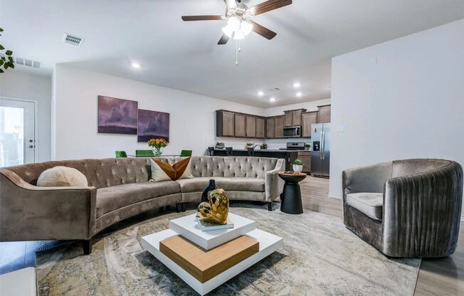 Ready for move in/ Prime location