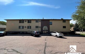 916 South Menlo Avenue