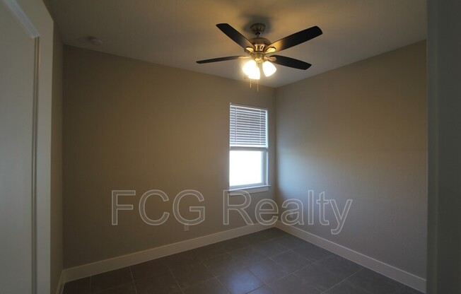 1215 AMAZON LN