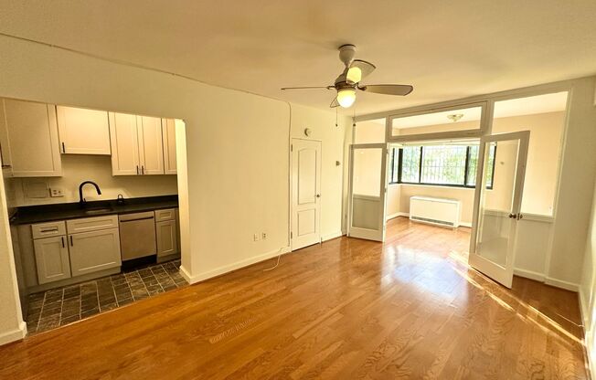 NEW LOWER PRICE! Spectacular Scott Circle Solarium Studio Dupont-Logan