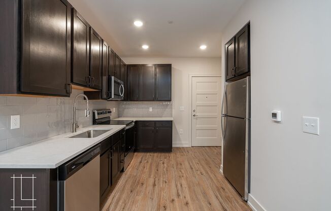 1 bed, 1 bath, 470 sqft, $1,325, Unit 1050 N 4th St. Apt. 208