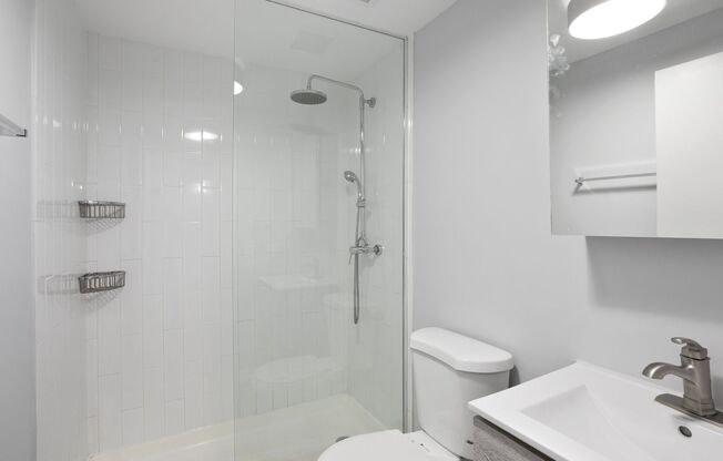 2 beds, 1.5 baths, 634 sqft, $2,500, Unit 106