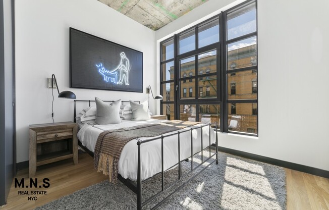 2 beds, 1 bath, $2,724, Unit J4